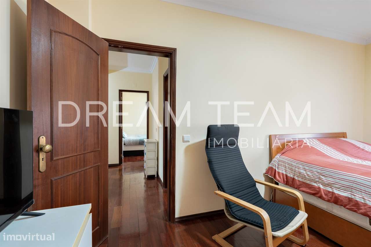 Apartamento T3 com terraço no centro do Montijo-21