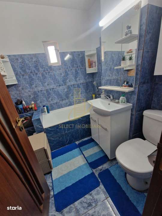 Apartament de 3 camere, decomandat, 67 mp., zona Han.-9