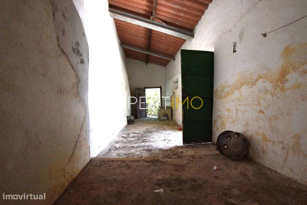 Prédio Urbano com espaço exterior - Aldeia da Mata - Crato-4