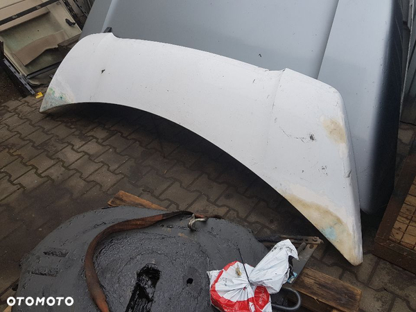 Spoiler dachowy lotka Mercedes Actros MP4 - 2
