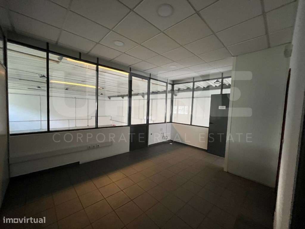 ARMAZÉM INDUSTRIAL c/ Ponte rolante | ARRENDA | RIO TINTO - Grande imagem: 3/6