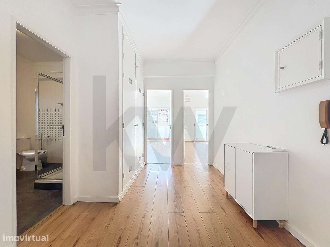 ARRENDA T2 REMODELADO - Varanda e Ar Condicionado - Alverca - Bom Suce - Grande imagem: 2/24