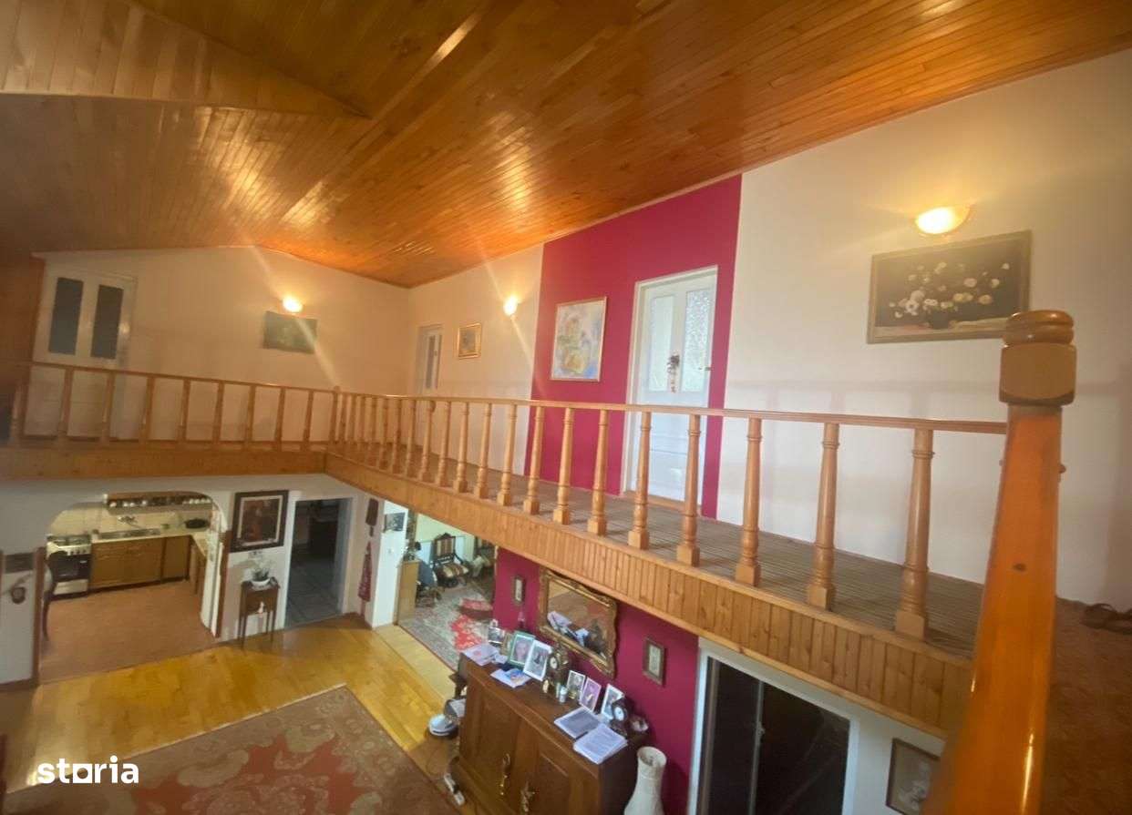 Casă de vânzare – 7 dormitoare, 2 băi – Oradea, zona Velenta - Imagine principală: 4/11