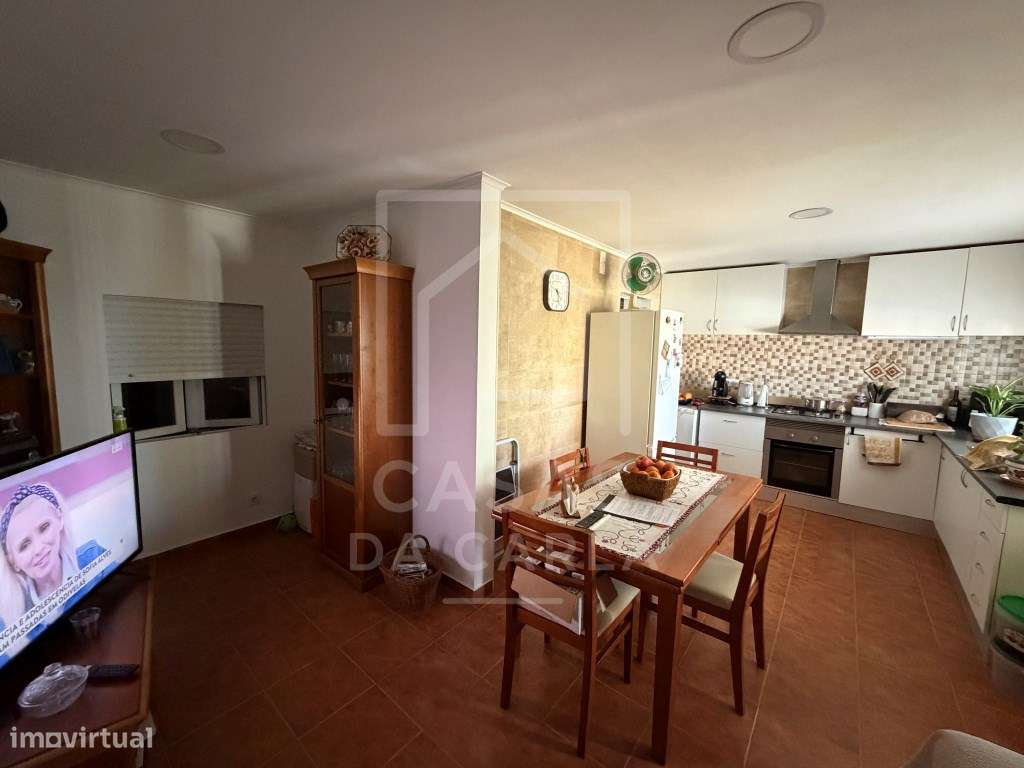 Moradia T2 remodelada com quintal em Alfundão-13