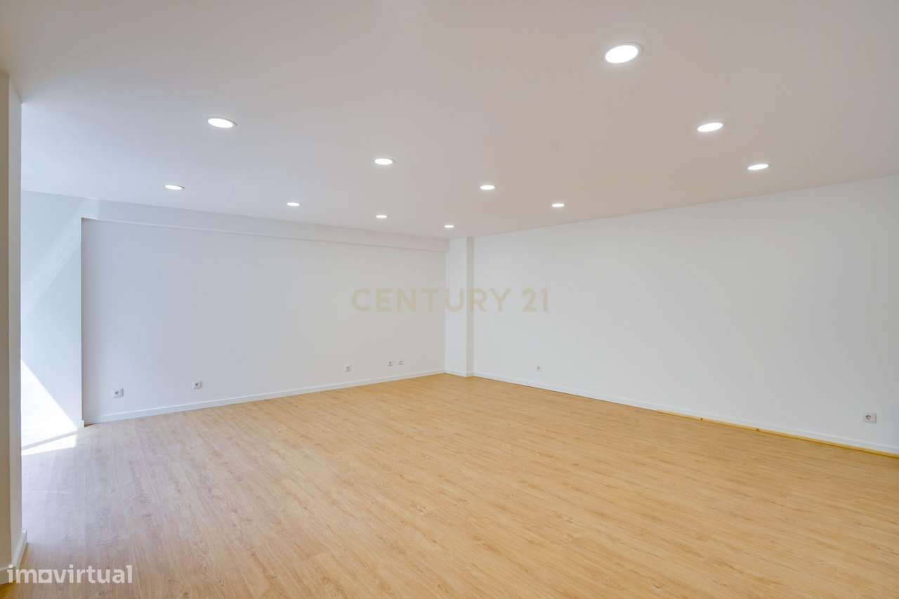 Apartamento T3 com elevador e dois lugares de estacionamento na Alta d - Grande imagem: 4/30