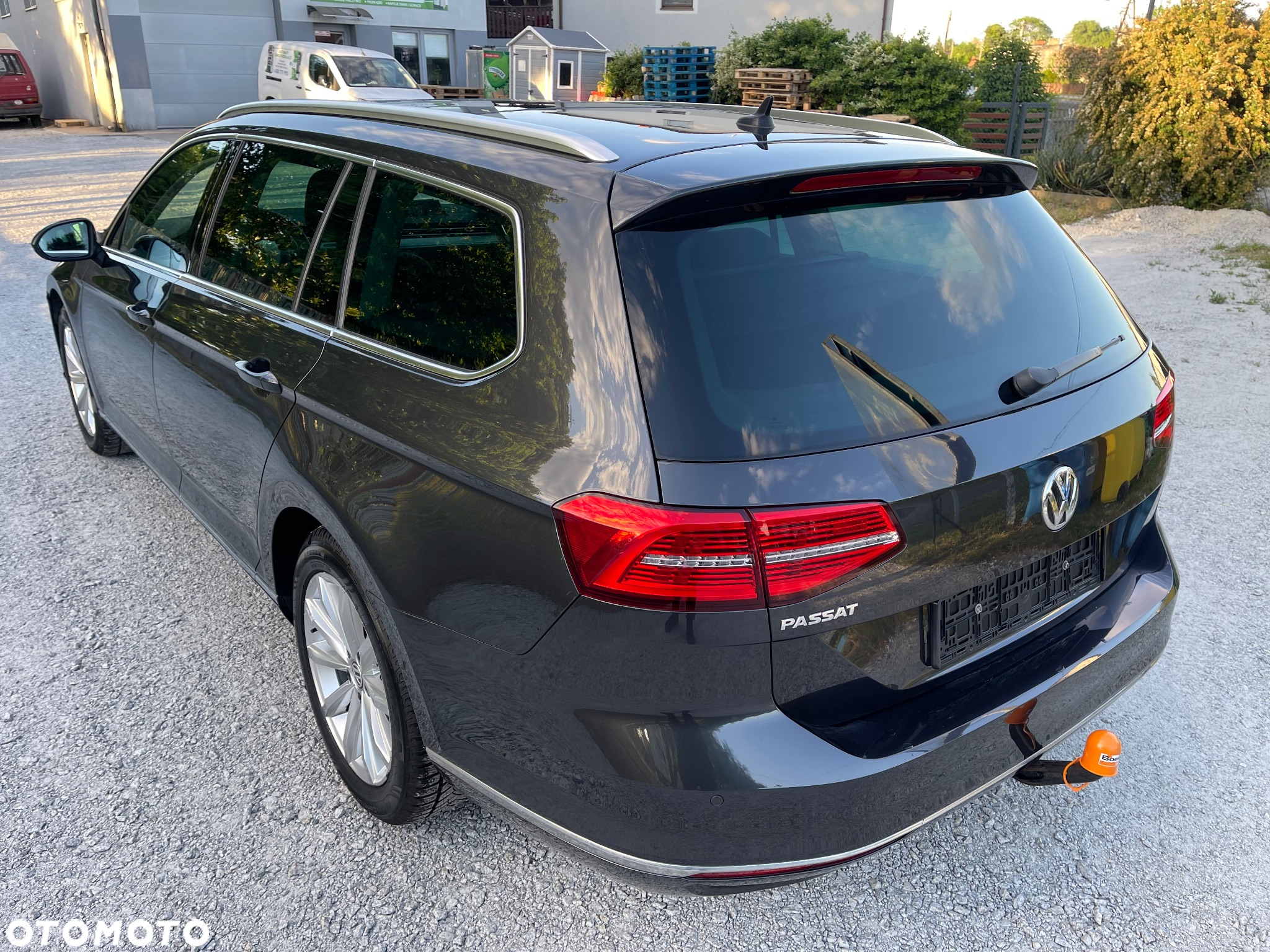 Volkswagen Passat Variant 1.6 TDI SCR DSG Trendline - 4