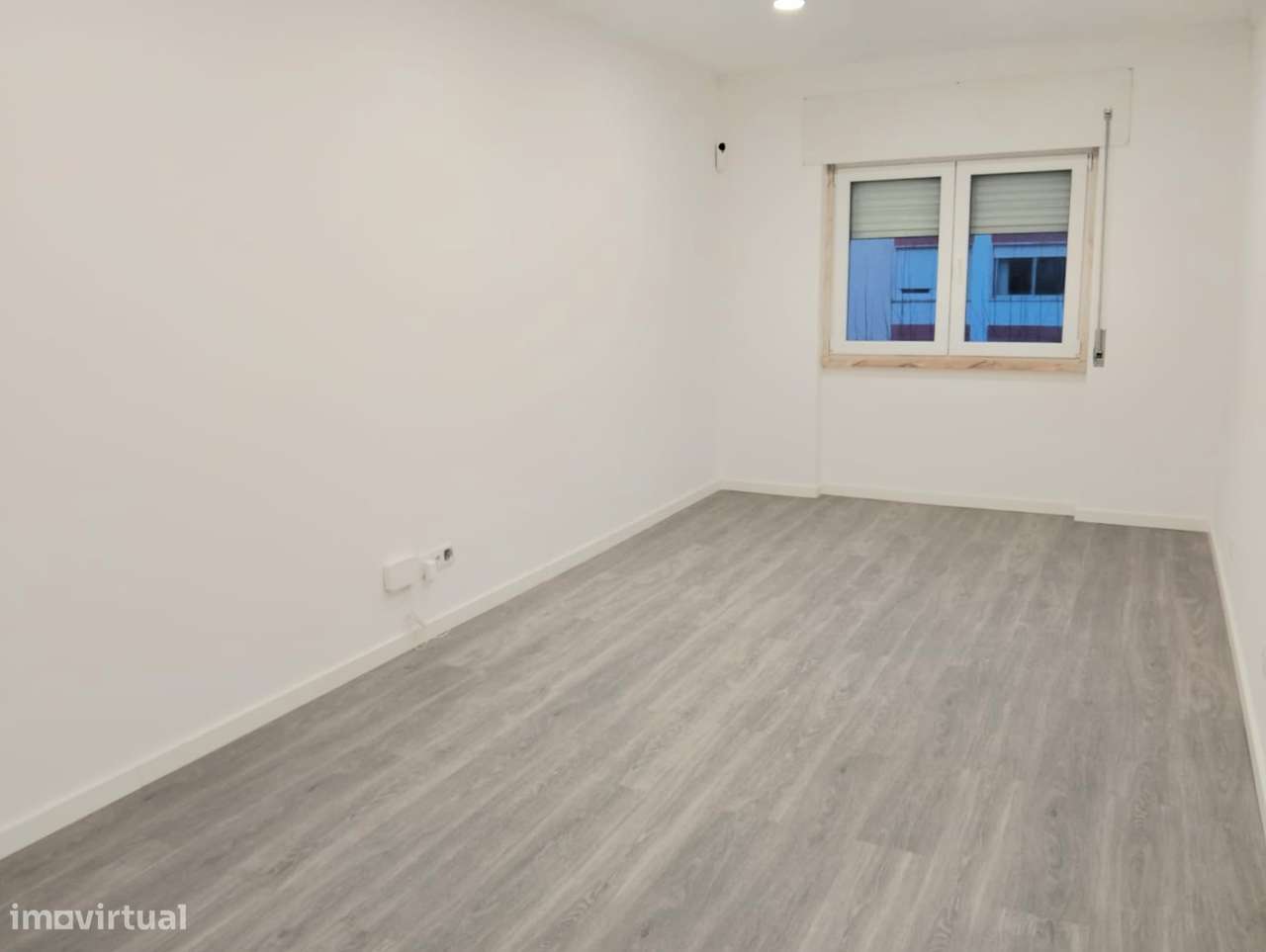 Apartamento T3 Totalmente Remodelado-15