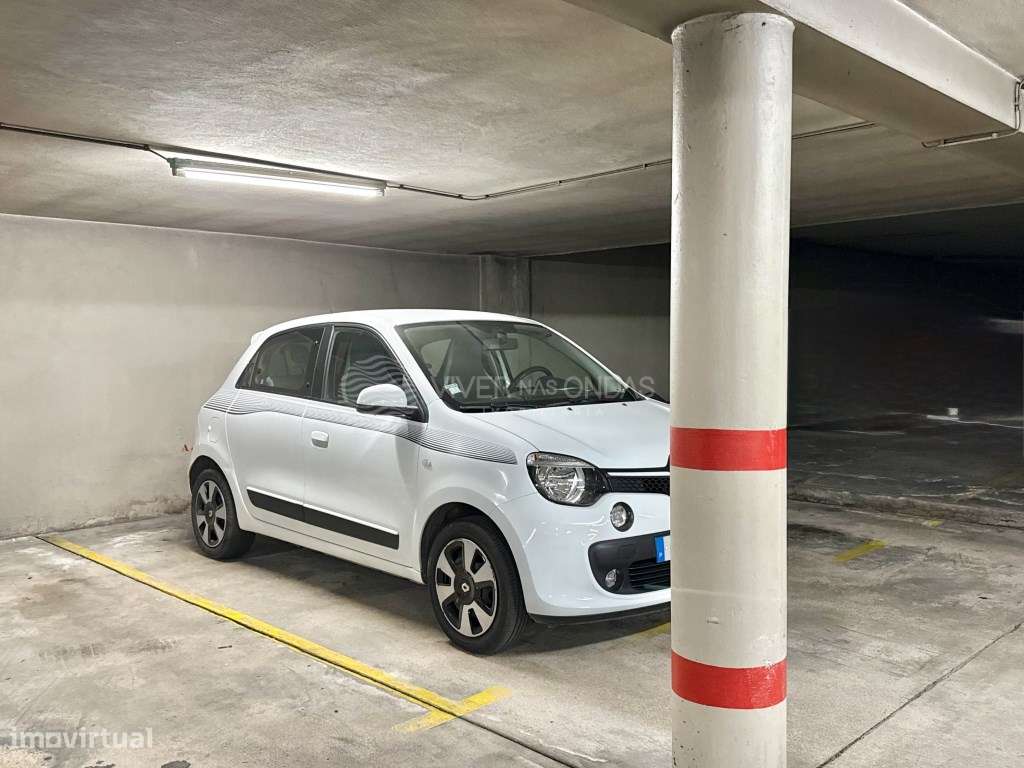 T2 Último Piso com Lareira e Lugar de Garagem | Pedras Rubras-25