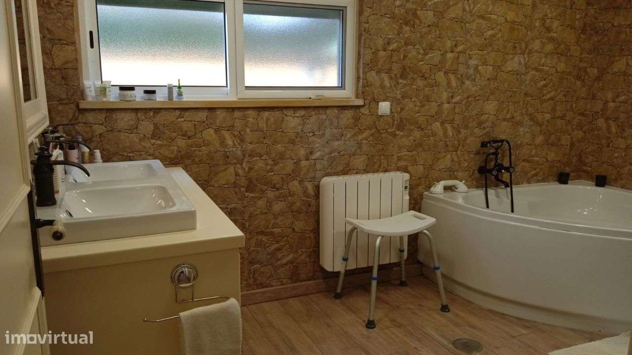 Excelente Moradia c/Piscina, Garagem...-10