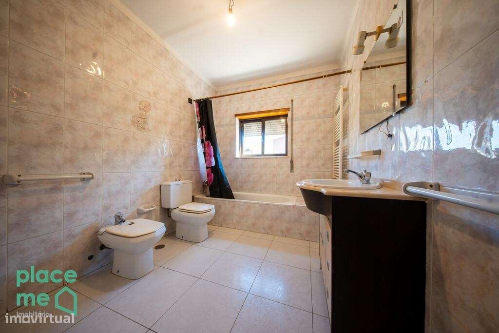 Moradia Individual com mais de 900m2 em Palmeira, Braga-19