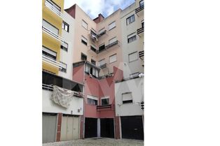 Garagem para arrendar em Monte Abraão  350€