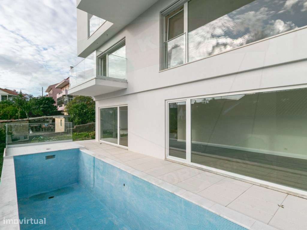 Moradia T3, a ESTREAR com Piscina em Famões, Odivelas: O seu Oásis!-38