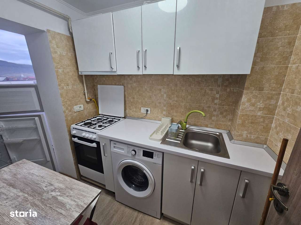 Garsonieră de închiriat în Curtea de Argeș. - Imagine principală: 3/10