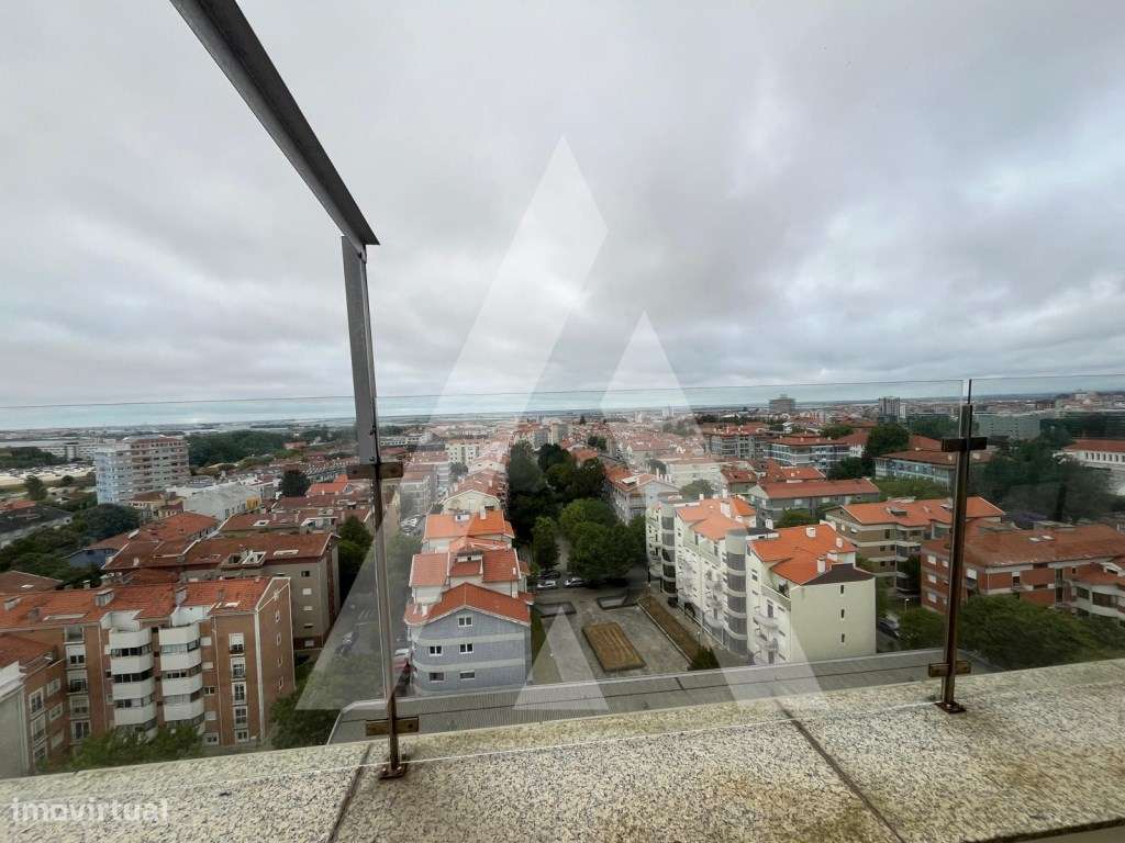 Apartamento T4 com Terraço de 90 m² no Centro de Aveiro-48