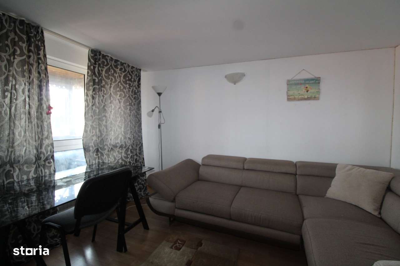 Casă de vânzare – 2 clădiri, teren generos Iași Gorj-5