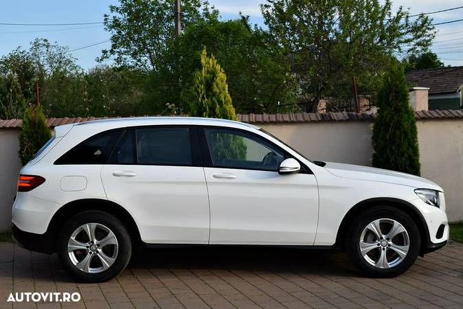 Mercedes-Benz GLC 220 d 4Matic 9G-TRONIC Exclusive - 4