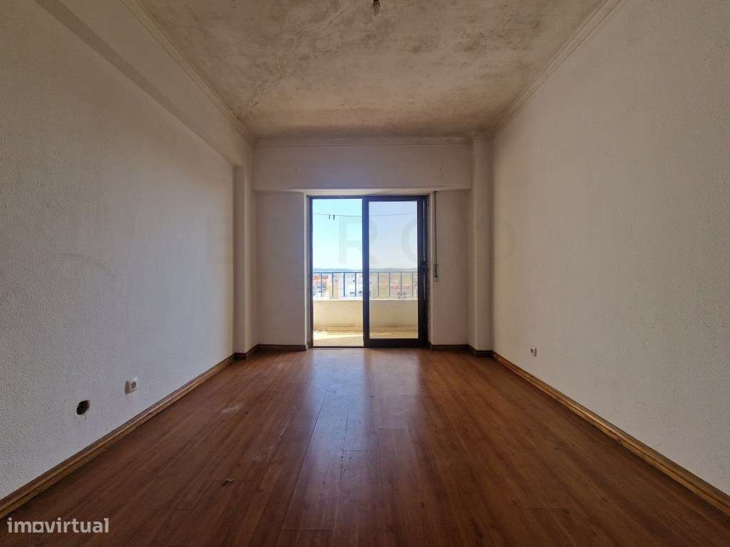 Espaçoso apartamento T2, localizado em São Marcos, Cacém.-5