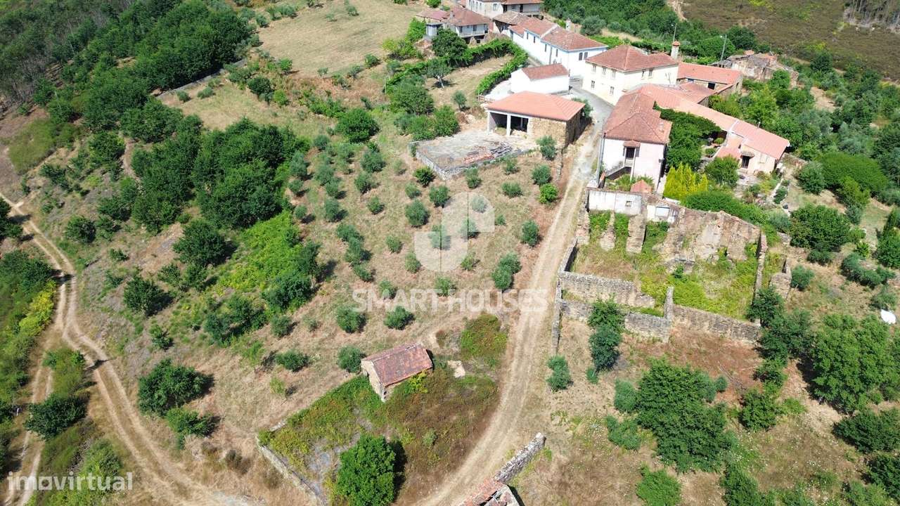 Moradia T2 Carapinha p/ recuperar-8