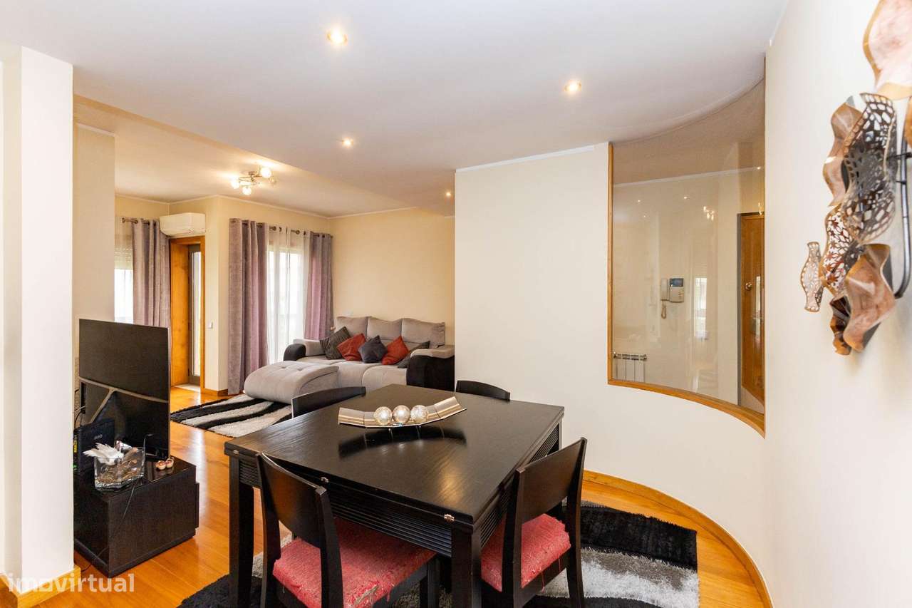 T3 Último Piso c/ Varanda, Garagem e Arrumos. Av. Altino Coelho,...-5