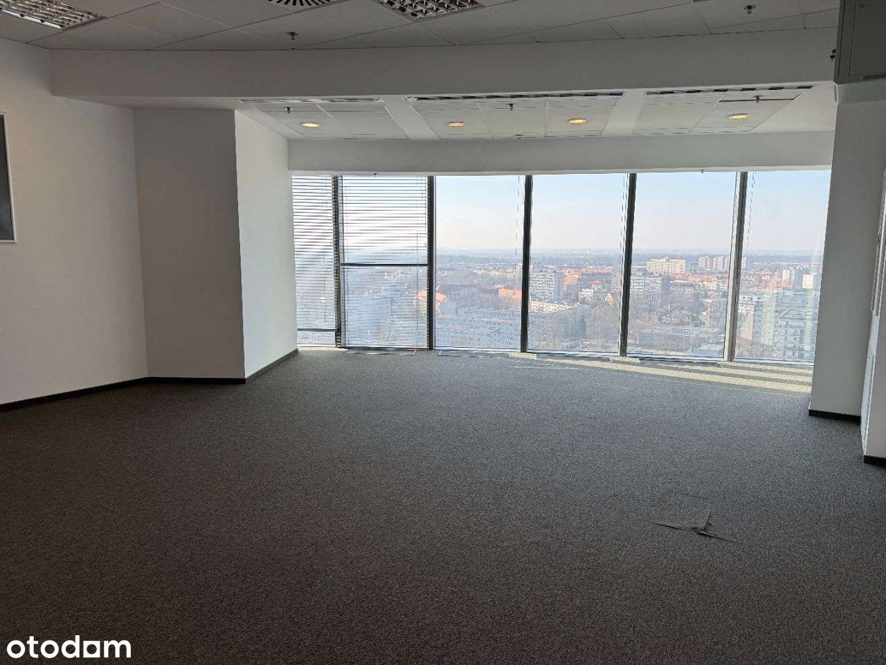 Biuro ok. 170 m² w Sky Tower z widokiem na miasto - Pełny obrazek: 4/15
