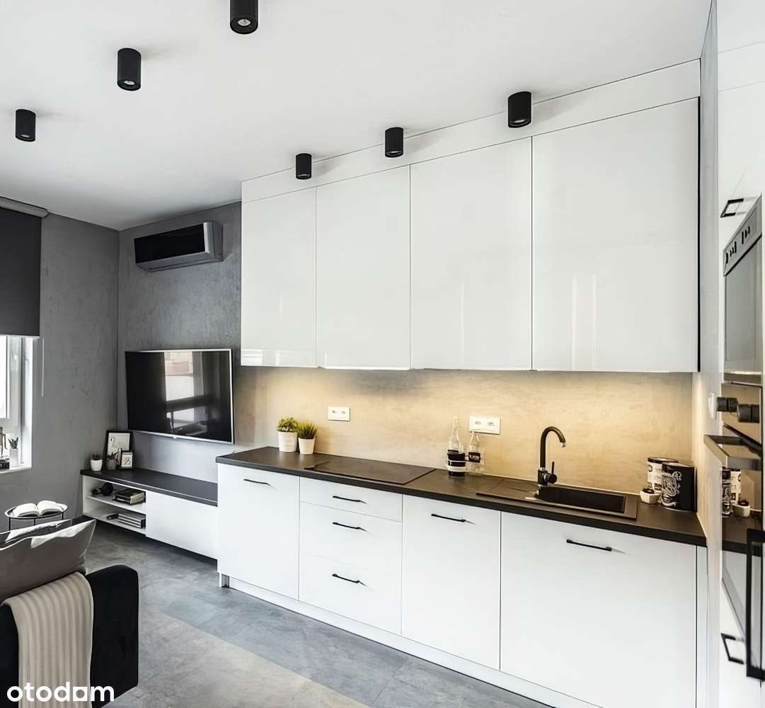 Klimatyzowane mieszkanie z balkonem – Wola, ul. Giełdowa 33 m²