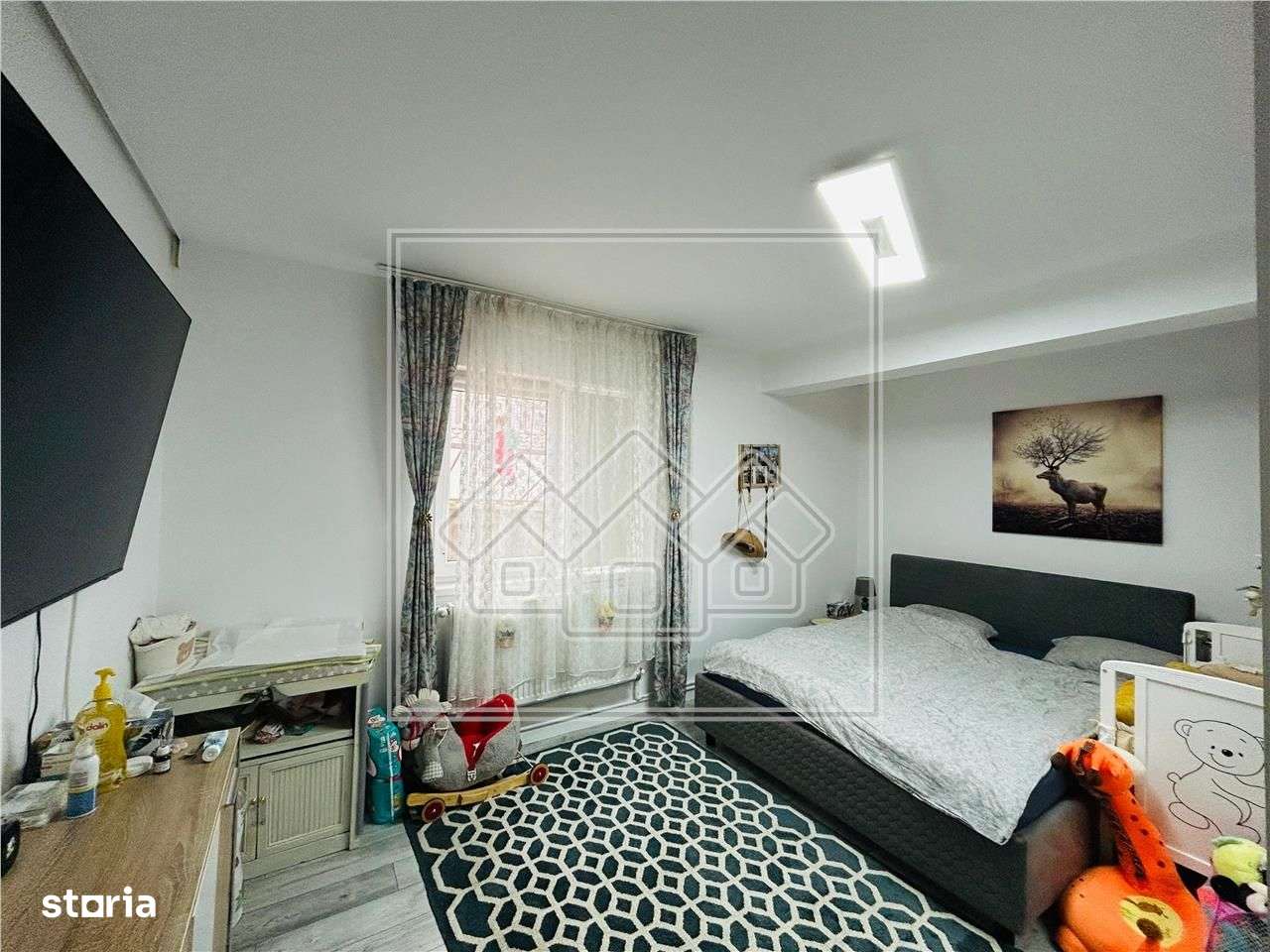 Apartament 3 camere, mobilat, utilat, curte proprie, 2 parcari - Imagine principală: 2/20