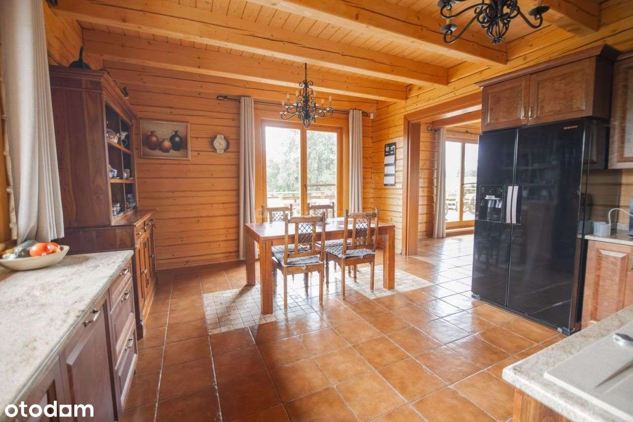 Wyjątkowy dom z bala w prywatnym parku-8