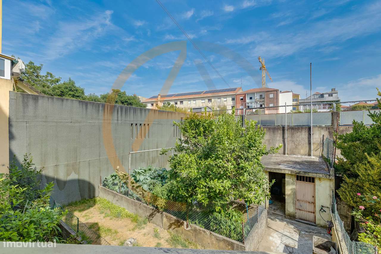 Apartamento T1 com Espaço Exterior | Cedofeita-28