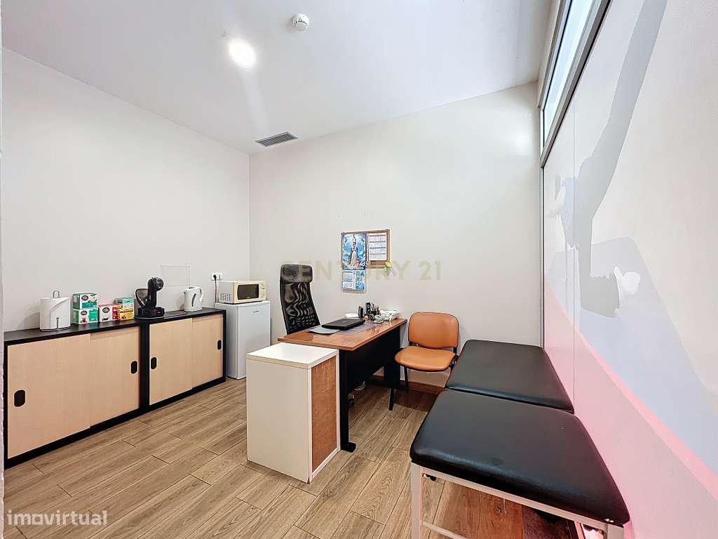 Oportunidade Única: Venda de Clínica em Pleno Funcionamento na Lagoa –-41