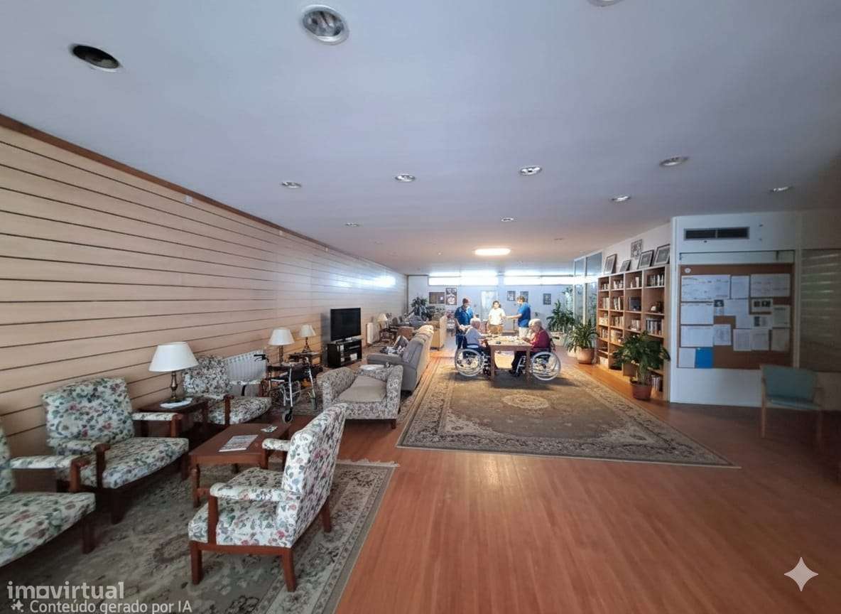 Oportunidade apartamento 2 pisos transformado loja centro Viseu - Grande imagem: 3/16