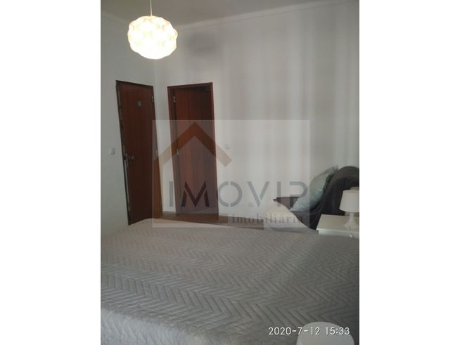 Vende-se T1 totalmente remodelado e mobilado-Monte gordo-10