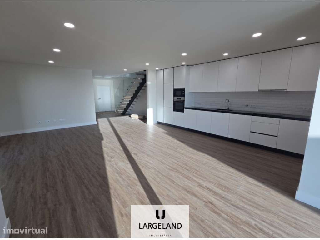 Moradia T4 em construção - Aradas, Aveiro - Grande imagem: 4/21