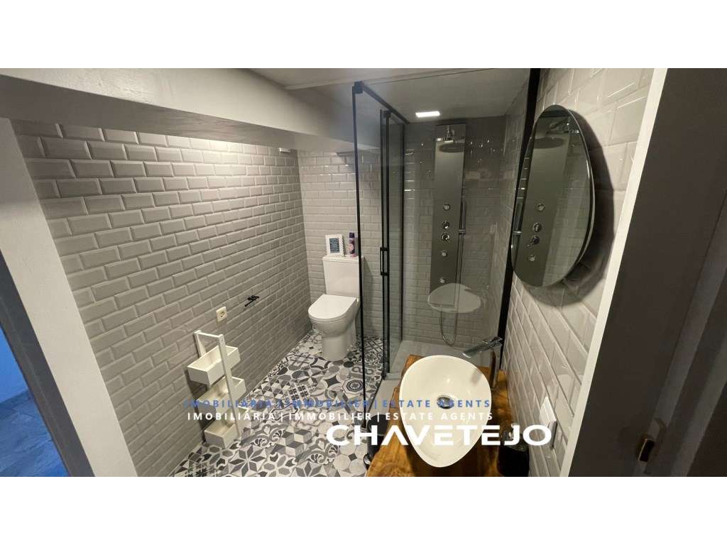 Casa senhorial T6/7 com terreno, poço pátio com piscina e vários an... - Grande imagem: 4/58