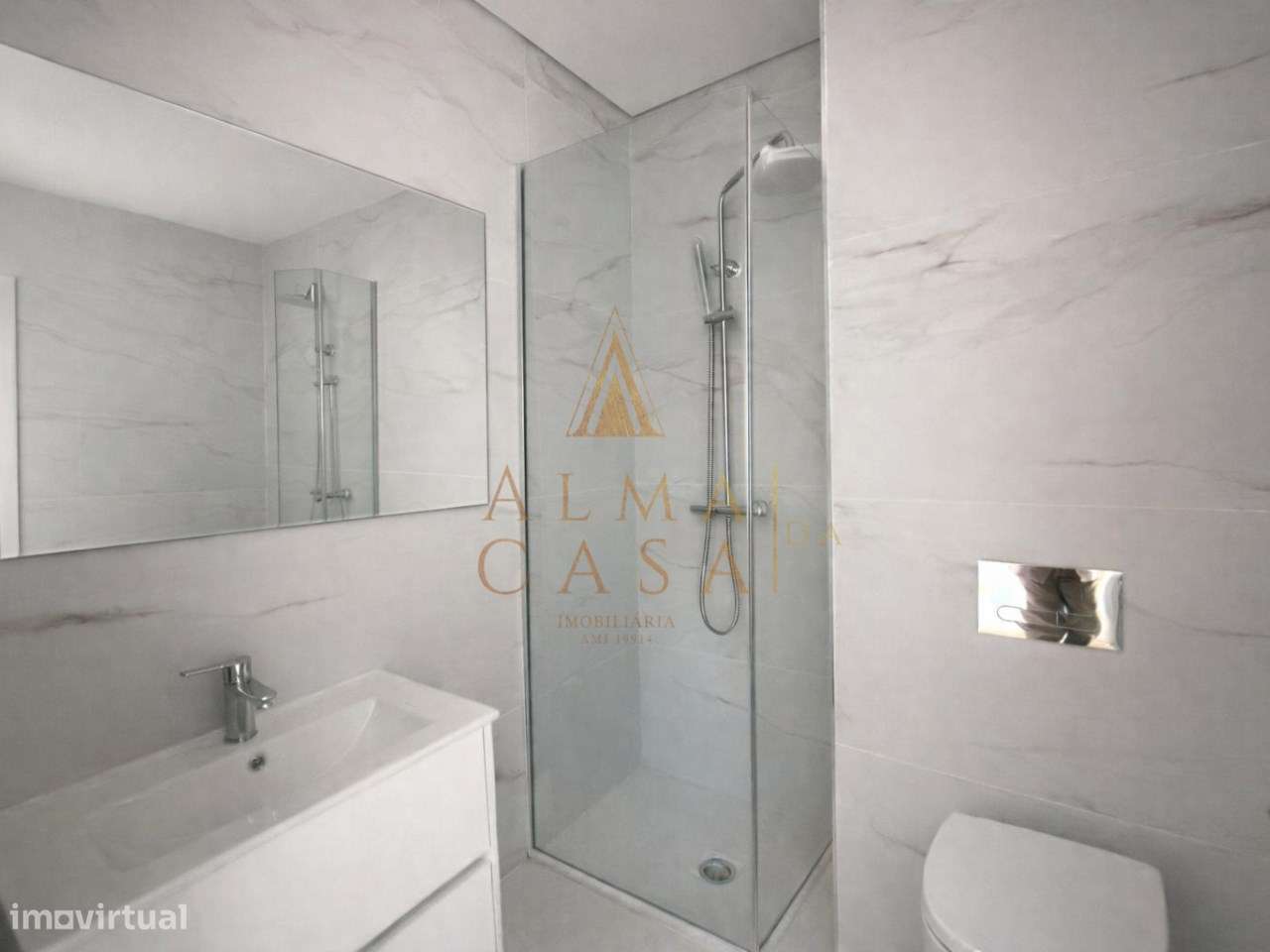 Apartamento T2 | Novo | Centro Rio Tinto | 2 L.Gargem | Varanda-17