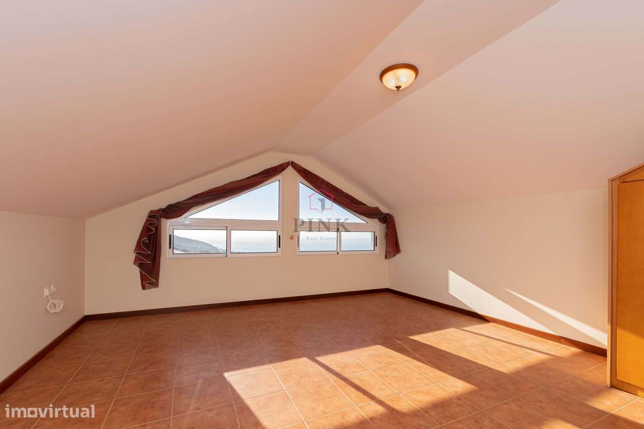 Calheta | Moradia T3 com Vista Mar e Terreno Extra-28