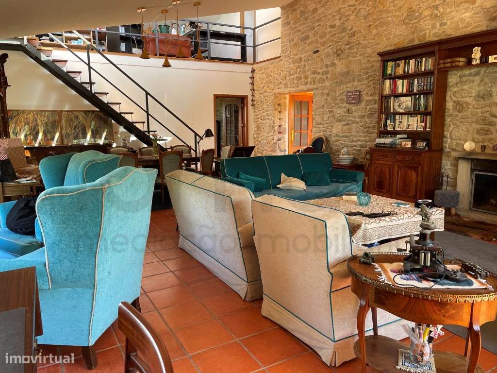 Moradia T5 em Lote Urbano de 5.135m2-30