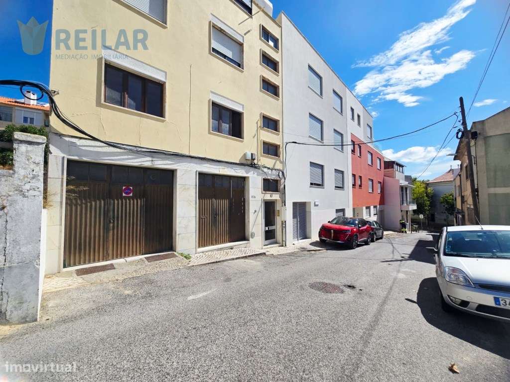 Santa Iria da Azóia - T3 Remodelado-35