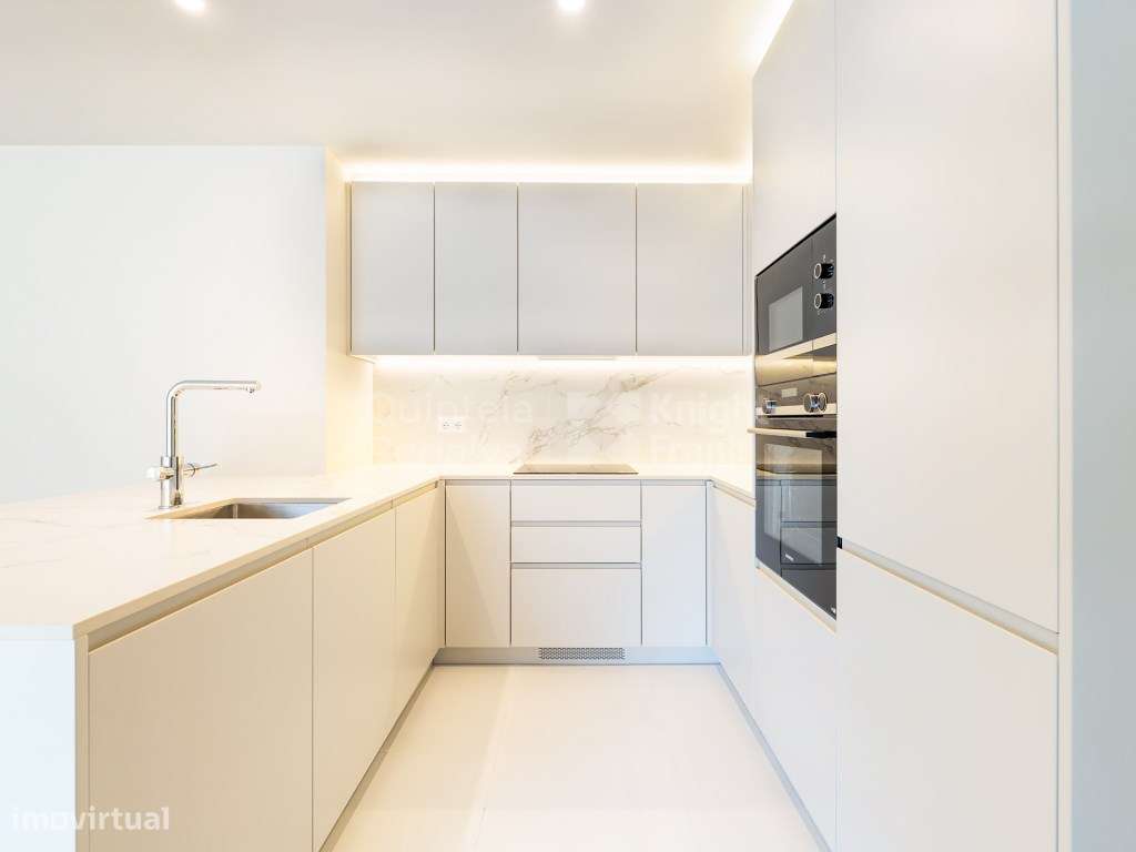 Apartamento T3 com varanda, nos Jardins d'Arrábida-10
