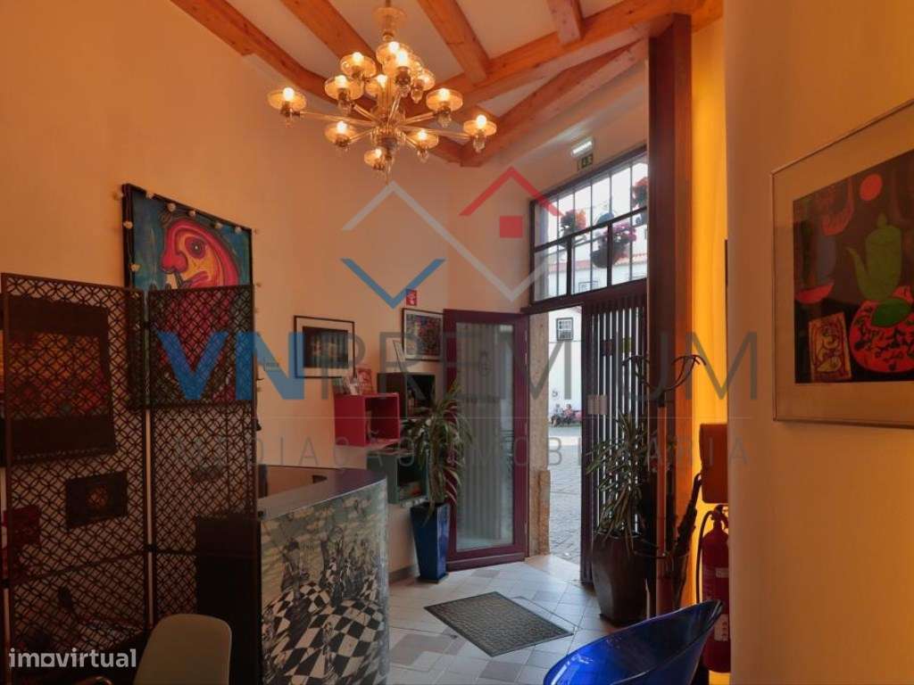 Charmoso Hostel a venda em Lisboa junto ao terminal dos Barcos de C...-12