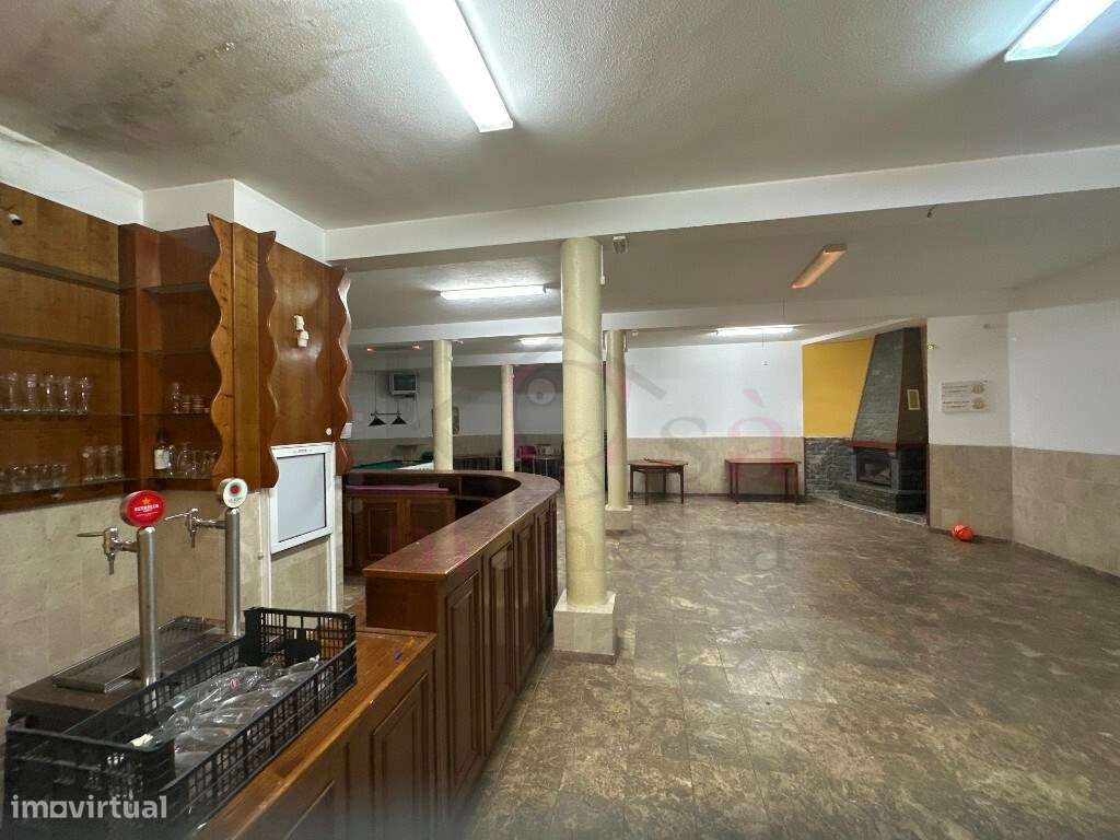 Prédio a venda com restaurante e habitação, à venda em SInes-21