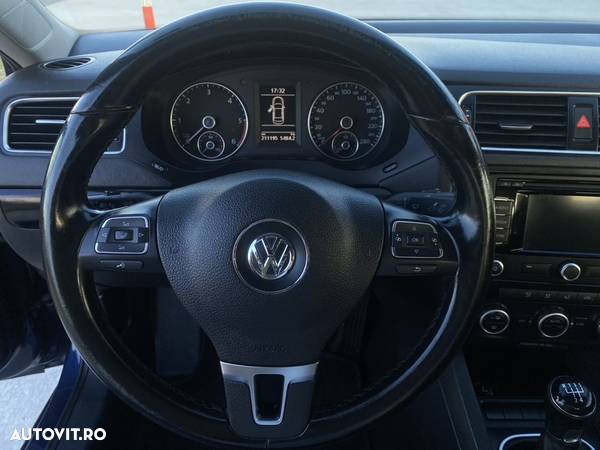 Volkswagen Jetta 1.6 TDI Highline - 15