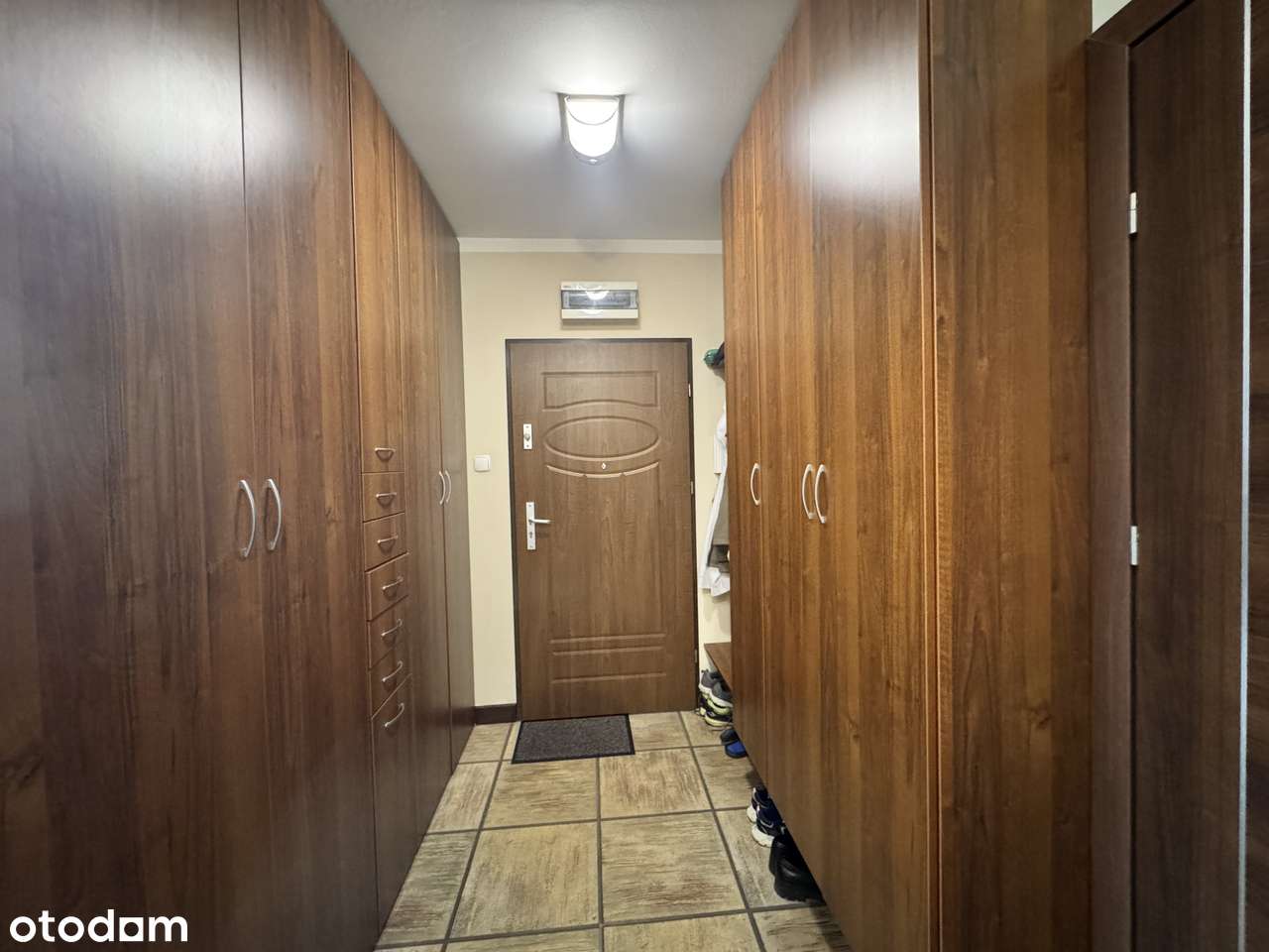 4-pokojowe mieszkanie z dwoma łazienkami, tarasem i balkonem-8