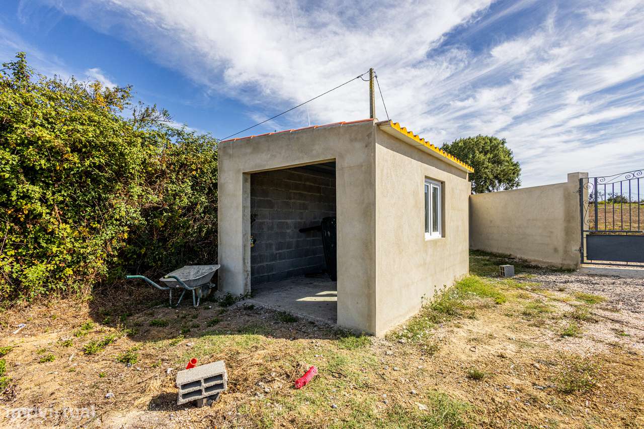 Excelente propriedade com área total de 13 680m2, localizada na Ereira-4
