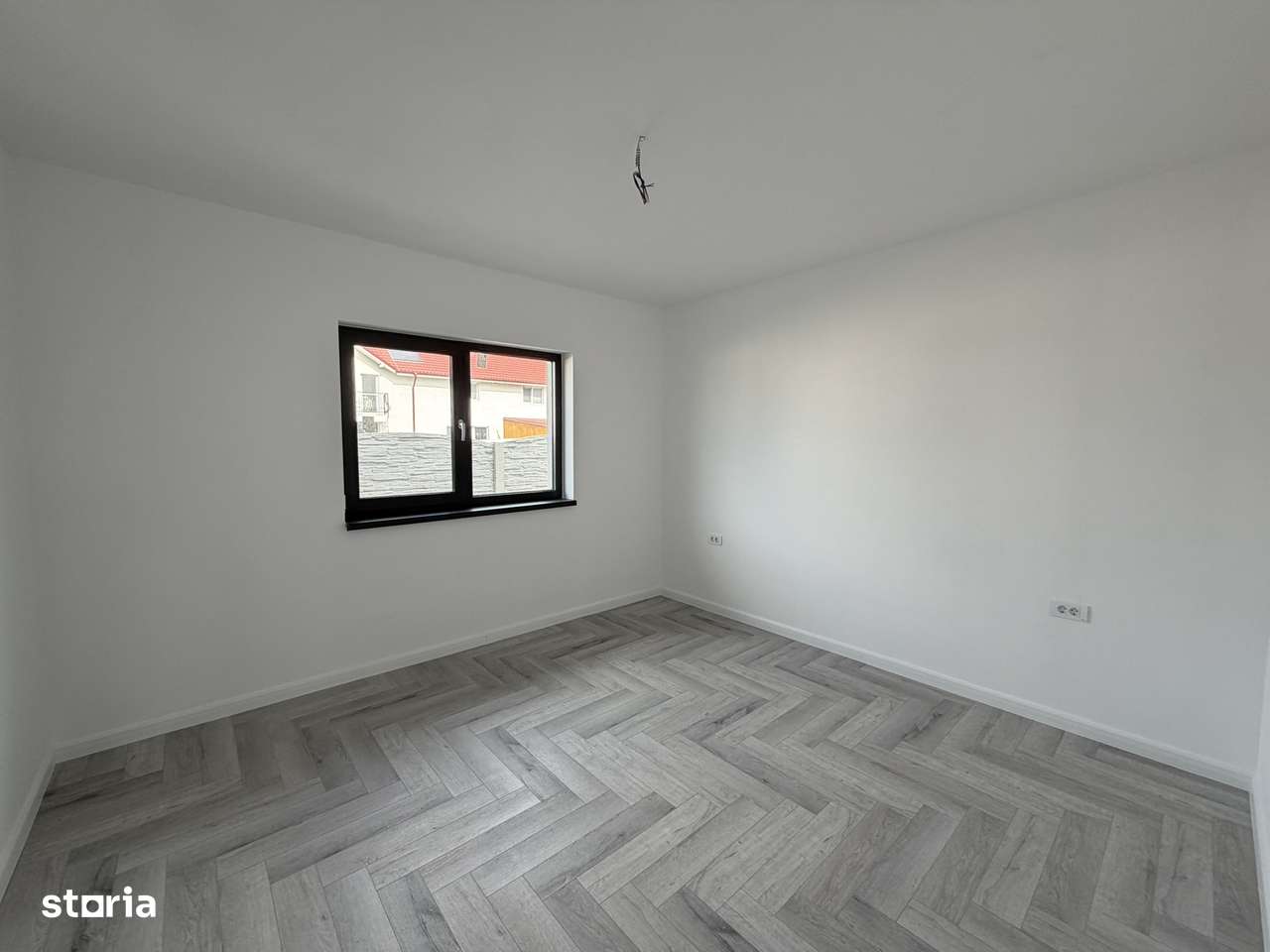 Casa moderna Clinceni / 4 camere/-8