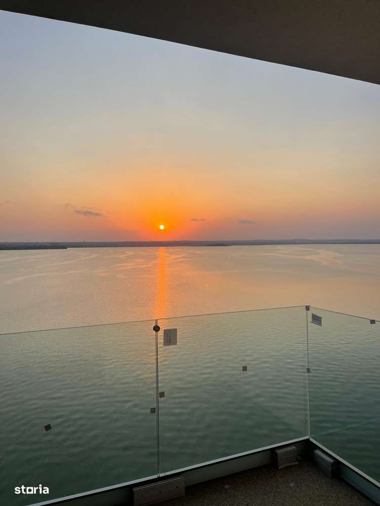 Studio Mamaia central cu vedere la lac-6