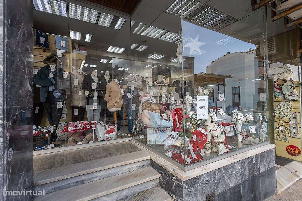 Loja à venda em Almada-14