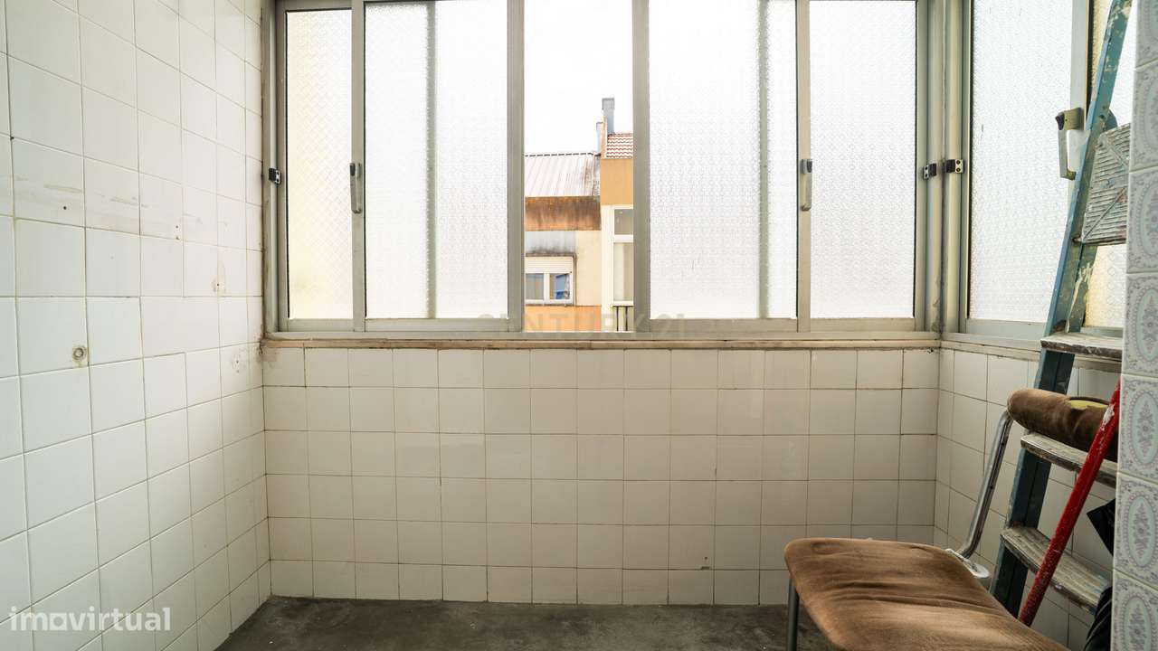 Apartamento T3 Semi-Remodelado na Póvoa de Santo Adrião - Grande imagem: 5/32