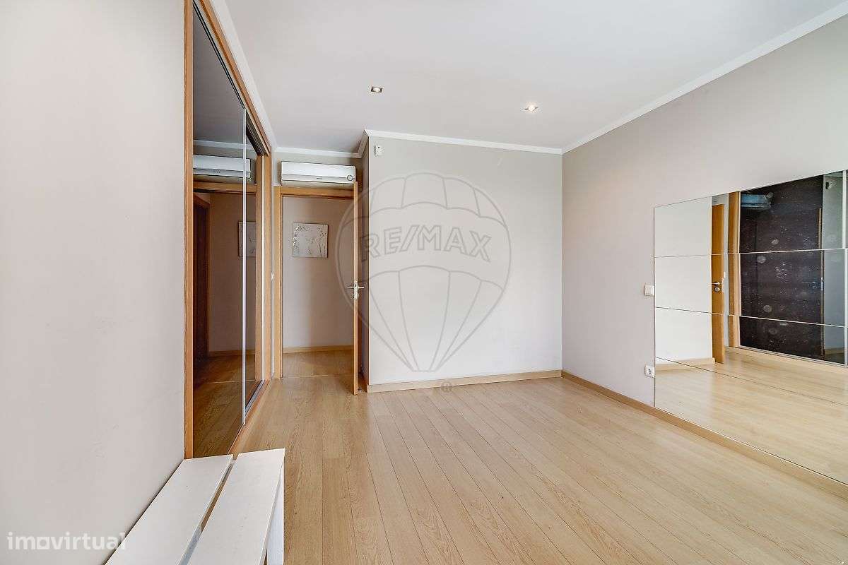 Moradia T4 para venda-8