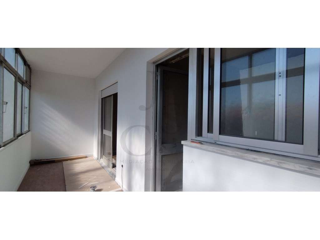 Excelente apartamento T2+1, situado a apenas dois minutos da estaçã...-8
