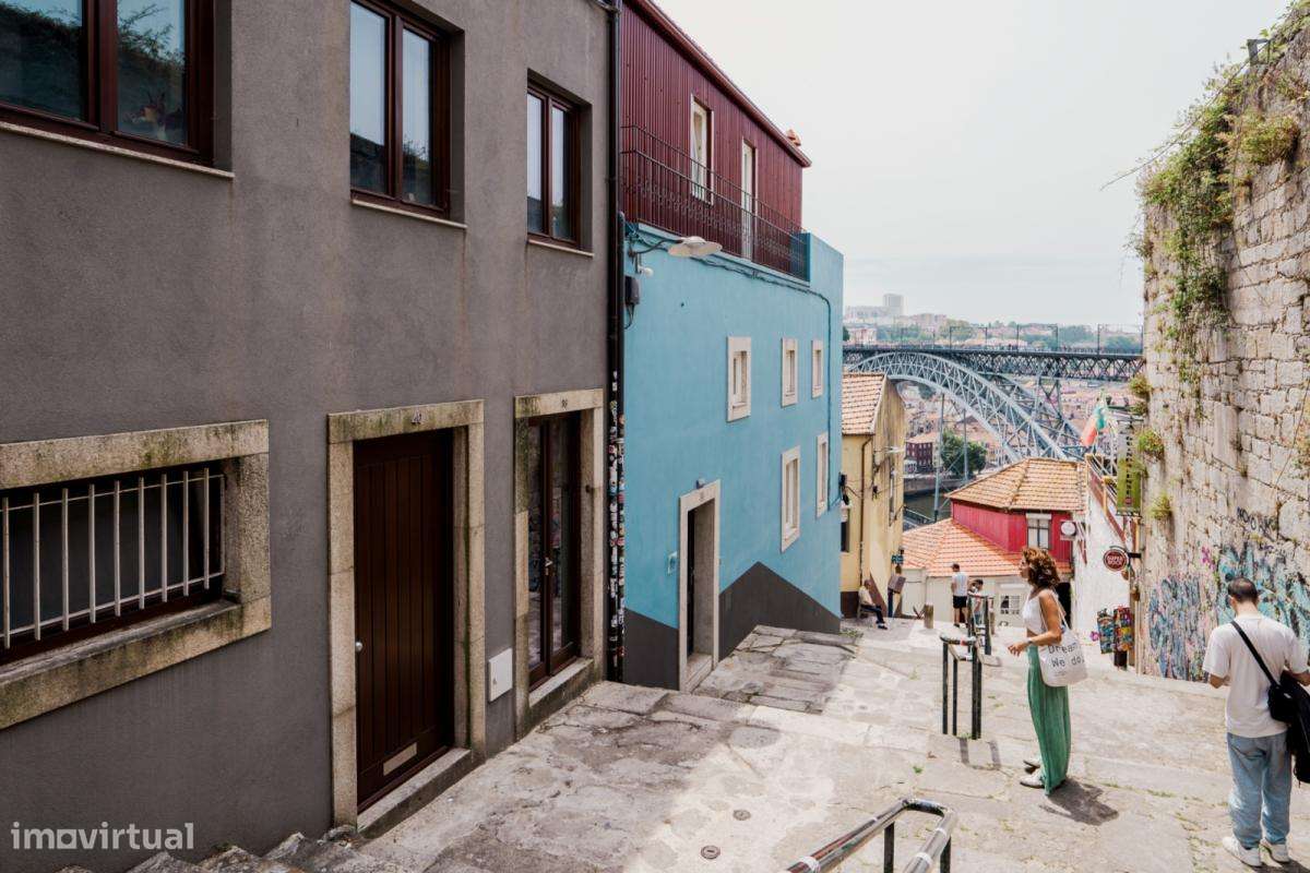 Apartamento com 2 quartos - localizado em Sé Porto - Grande imagem: 2/8